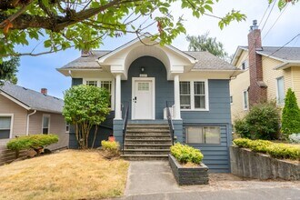 6027 28th Ave NE in Seattle, WA - Building Photo - Building Photo