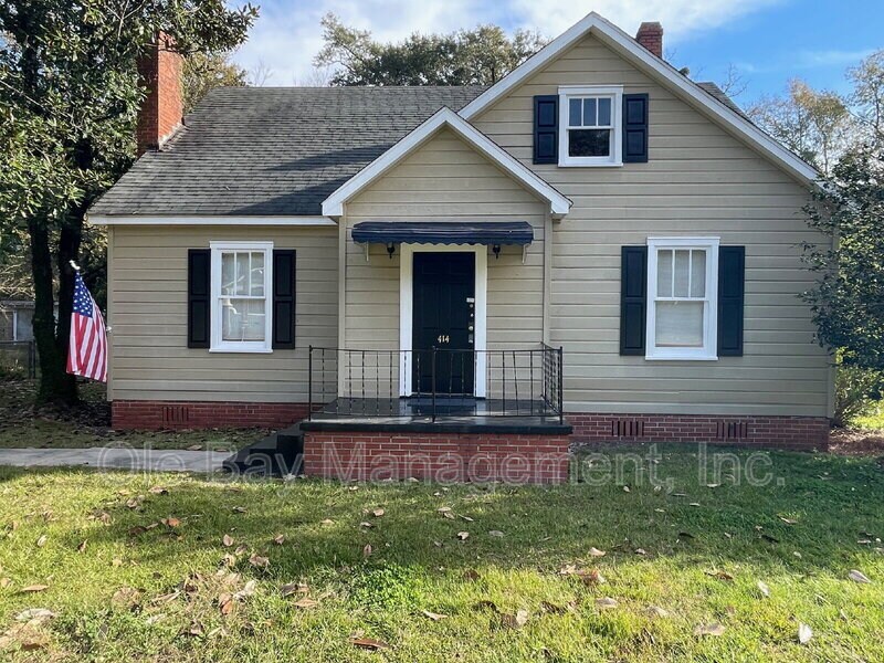 414 Hall Ave in Bay Minette, AL - Building Photo