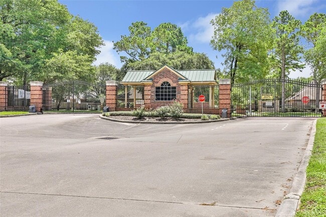 2803 Kings Crossing Dr
