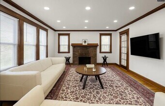 56 Edgecliff Rd in Watertown, MA - Building Photo - Building Photo