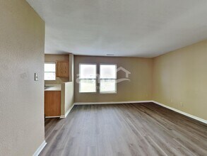 944 Stonehurst Dr in Franklin, IN - Building Photo - Building Photo