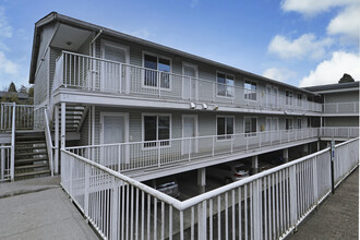 Alexandra Apartments in Bellingham, WA - Building Photo - Building Photo