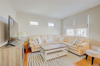 26 Indiana Ave in Long Beach, NY - Building Photo - Building Photo