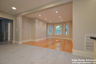 35 Long Ave, Unit 1 in Boston, MA - Building Photo - Building Photo