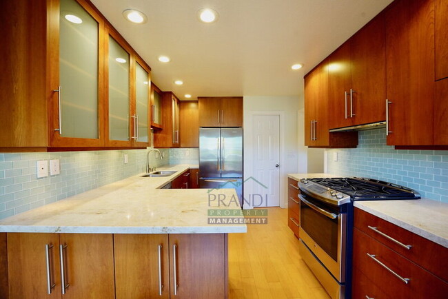 13 Rockport Cove in San Rafael, CA - Building Photo - Building Photo