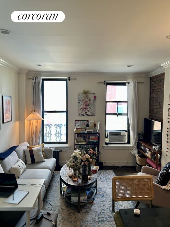property at 604 E 9th St