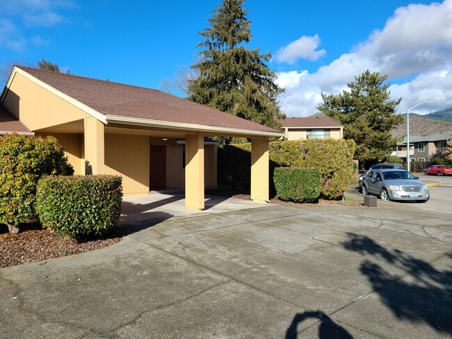 1100 Excalibur Dr