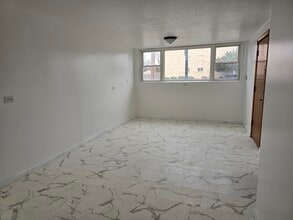 5221 W 87th St, Unit GU in Oak Lawn, IL - Foto de edificio - Building Photo