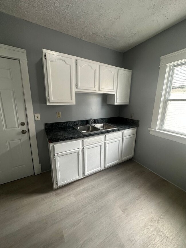 11414 Fairport Ave in Cleveland, OH - Building Photo - Building Photo