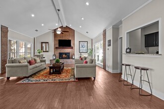 Preston Bend in Dallas, TX - Foto de edificio - Building Photo