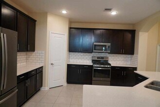 4447 Painted Bunting Ln in Baytown, TX - Building Photo - Building Photo