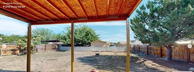 8709 Shone Ave SW in Albuquerque, NM - Foto de edificio - Building Photo