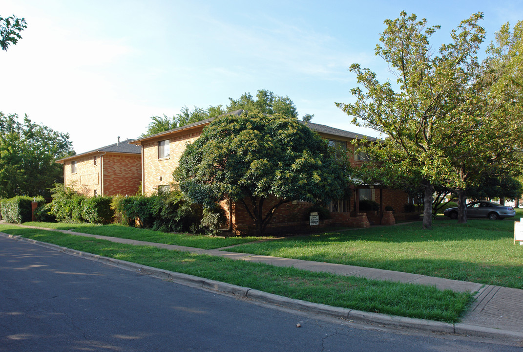 Palmetto Apartments in Dallas, TX - Building Photo