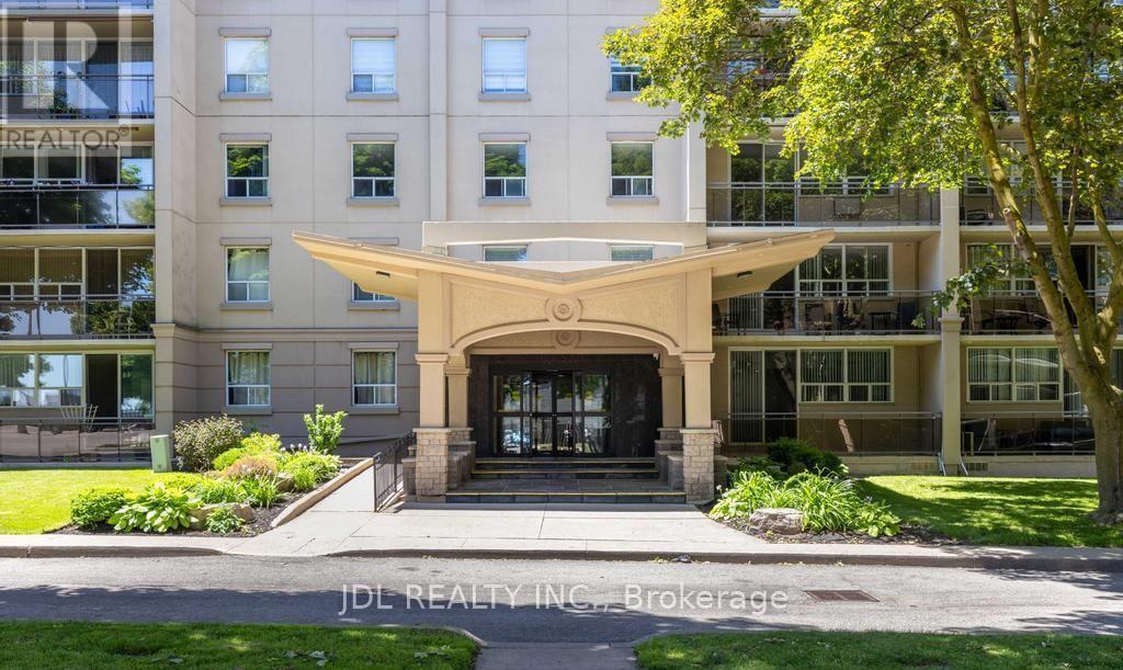 6400 Huggins St in Niagara Falls, ON - Building Photo