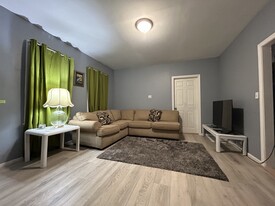 1428 Worcester St, Unit Cozy 3BR 1 BA Apt in Springfield, MA - Building Photo