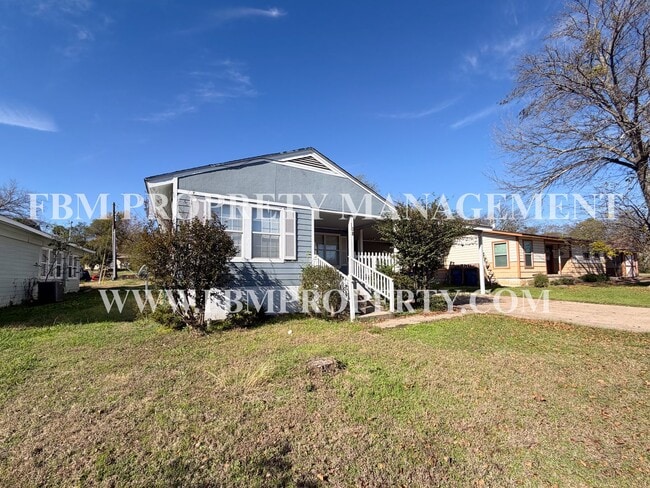 102 Sunset Cir in Alvarado, TX - Building Photo - Building Photo