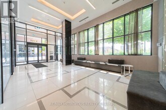 99-699 Eagle Rock Way in Vaughan, ON - Building Photo - Building Photo