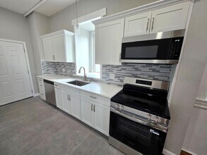 5 Beacon St in Clinton, MA - Building Photo - Building Photo