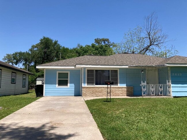 property at 3619 Penwood Way