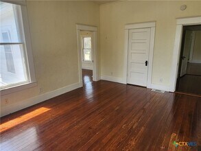 820 S 15th St in Temple, TX - Foto de edificio - Building Photo