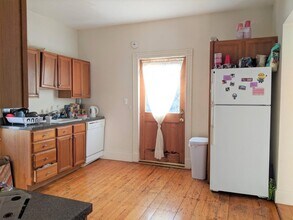 14 Sanborn Ave, Unit 2 in Somerville, MA - Building Photo - Building Photo