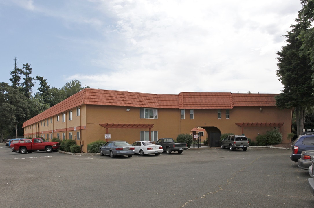 Ridgecreek Manor in Salem, OR - Building Photo