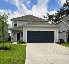 22011 Grand Majestic Dr in Houston, TX - Building Photo - Building Photo