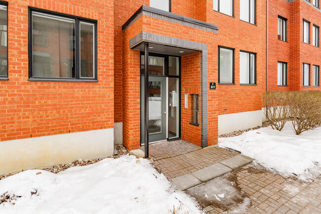 813 Gameroff St in Montréal, QC - Building Photo - Building Photo
