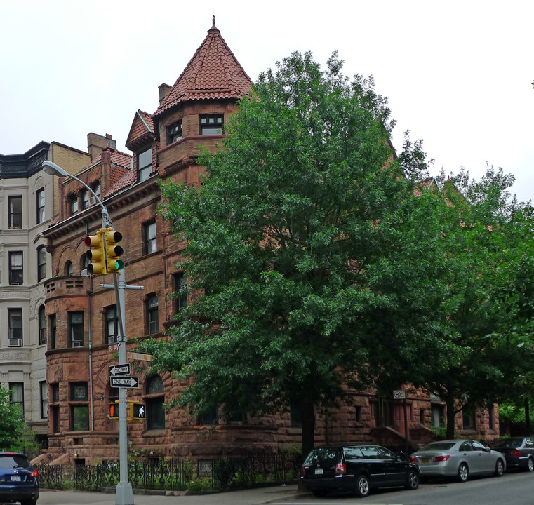 117 Eighth Ave in Brooklyn, NY - Building Photo