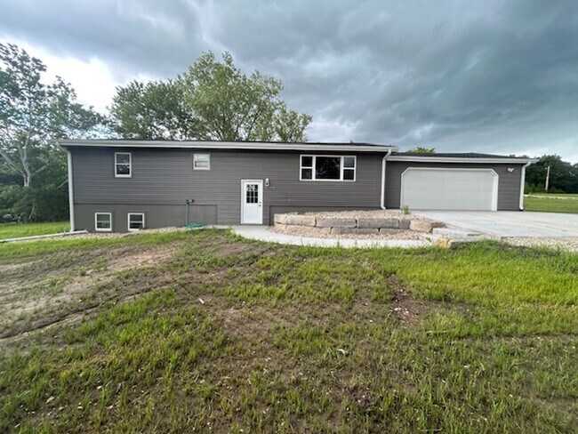 3500 Appleyard Rd in Wamego, KS - Building Photo - Building Photo