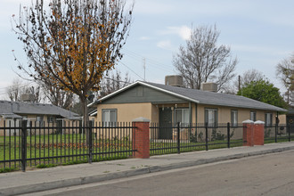 Shockley Terrace in Selma, CA - Building Photo - Building Photo