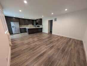 739 N Sweetzer Ave in Los Angeles, CA - Building Photo - Building Photo