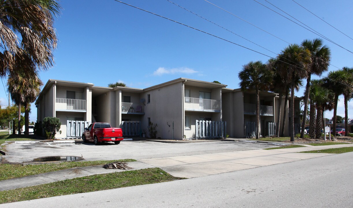 Residences at Maravilla in Ft. Myers, FL - Building Photo