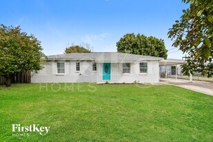 3805 W Rogers Ave in Tampa, FL - Building Photo