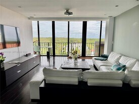 77 Crandon Blvd in Key Biscayne, FL - Building Photo