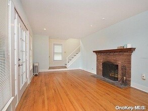 1 Winding Way in Sea Cliff, NY - Building Photo - Building Photo