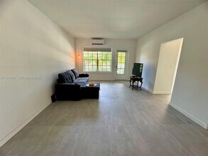 8620 Byron Ave in Miami Beach, FL - Building Photo - Building Photo