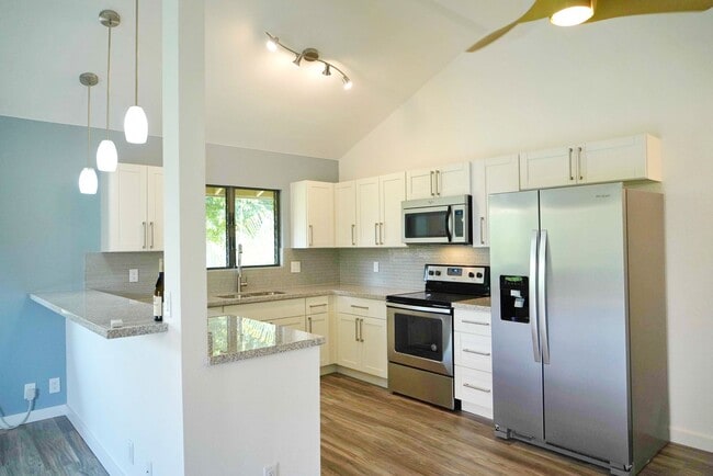 15 Kulanihakoi St E in Kihei, HI - Building Photo - Building Photo
