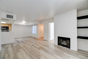 1908 High Valley Ct in Las Vegas, NV - Building Photo