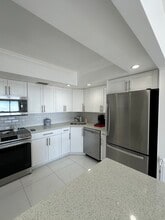 2100 Sans Souci Blvd, Unit 905 in North Miami, FL - Building Photo - Building Photo