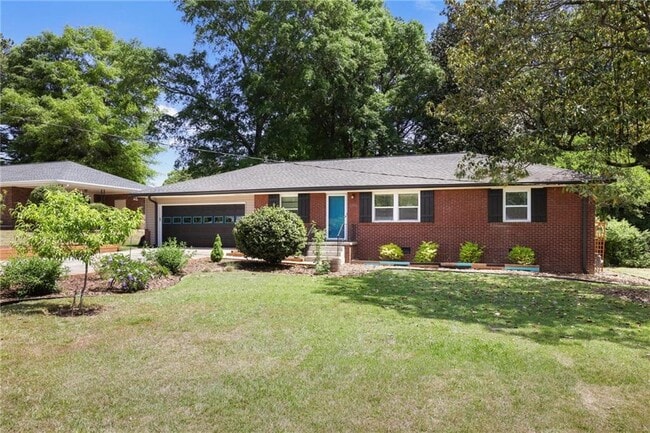 2311 Robin Ln SE in Smyrna, GA - Building Photo - Building Photo