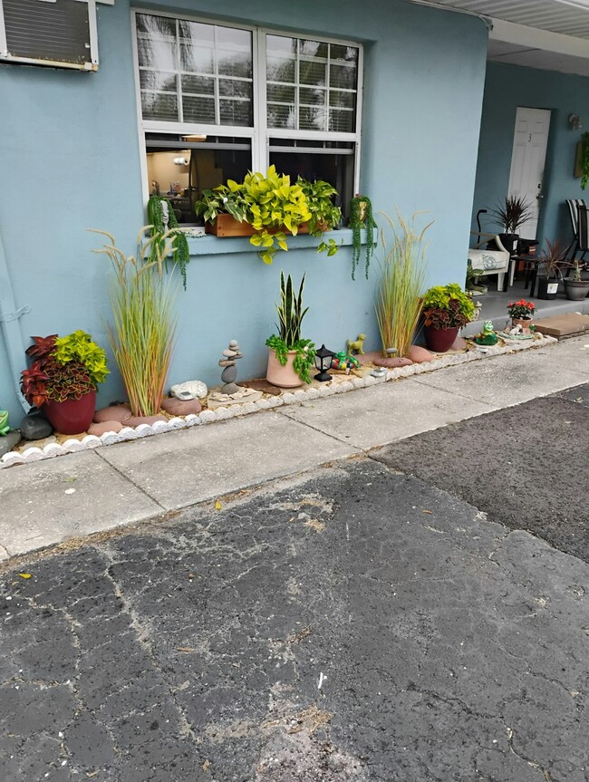 10464 106th Ave N in Largo, FL - Foto de edificio - Building Photo