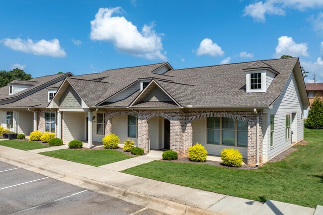 Shelton Mill Townhomes in Auburn, AL - Foto de edificio - Building Photo