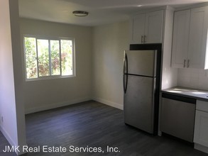 631 E Elk Ave in Glendale, CA - Building Photo - Building Photo