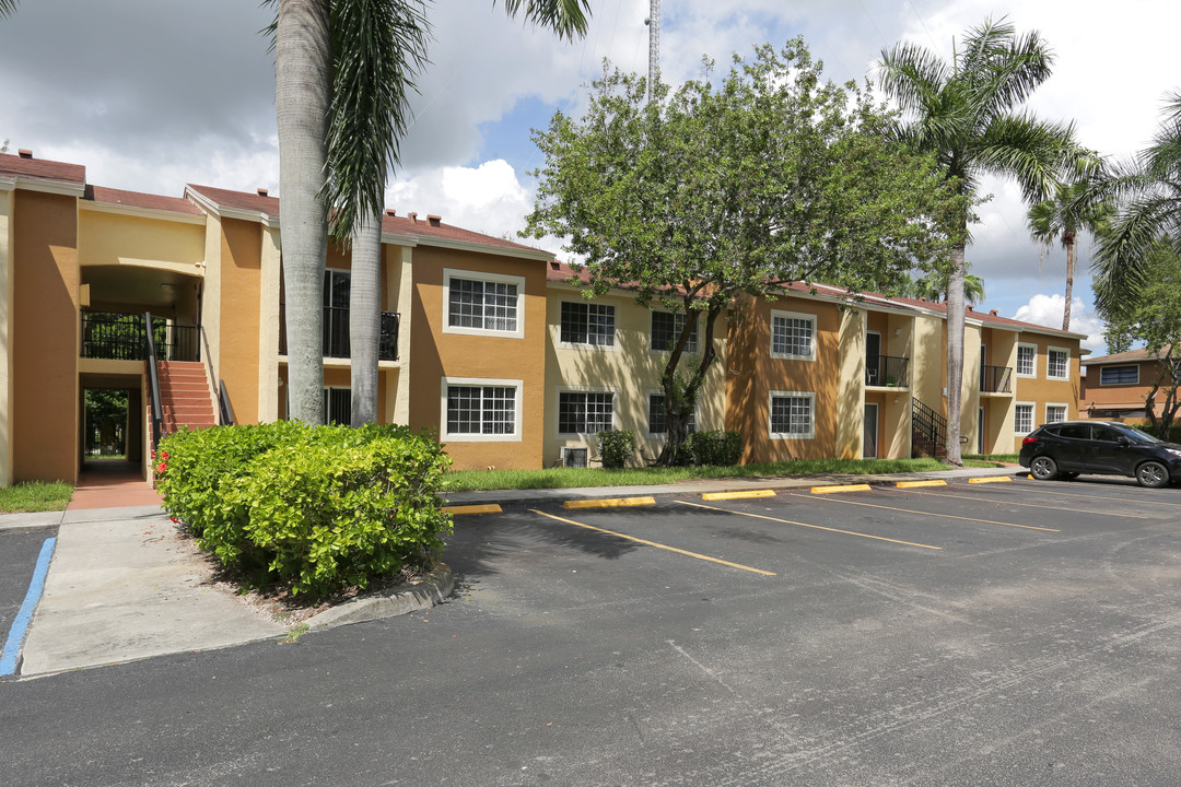 Pembroke Park Apartments in Pembroke Park, FL - Building Photo