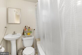 858 N 25th St, Unit 1 in Philadelphia, PA - Building Photo - Building Photo