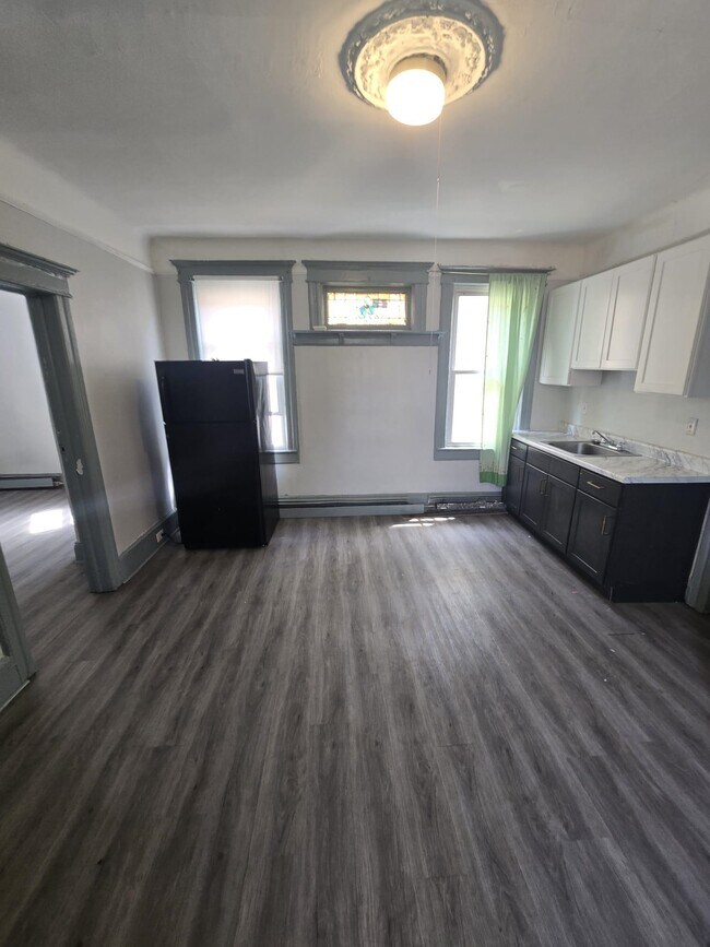147 Bostwick Ave in Jersey City, NJ - Building Photo - Building Photo