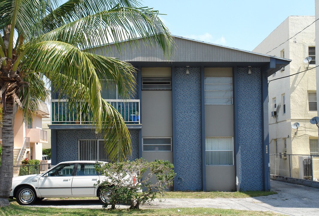 1321 SW 4th St in Miami, FL - Building Photo