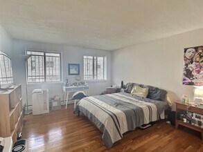 1039 Commonwealth Ave, Unit 12 in Boston, MA - Building Photo - Building Photo