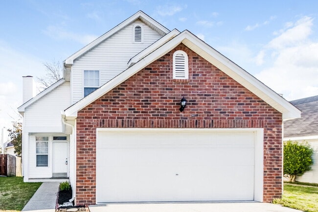 property at 909 Bexhill Ct S